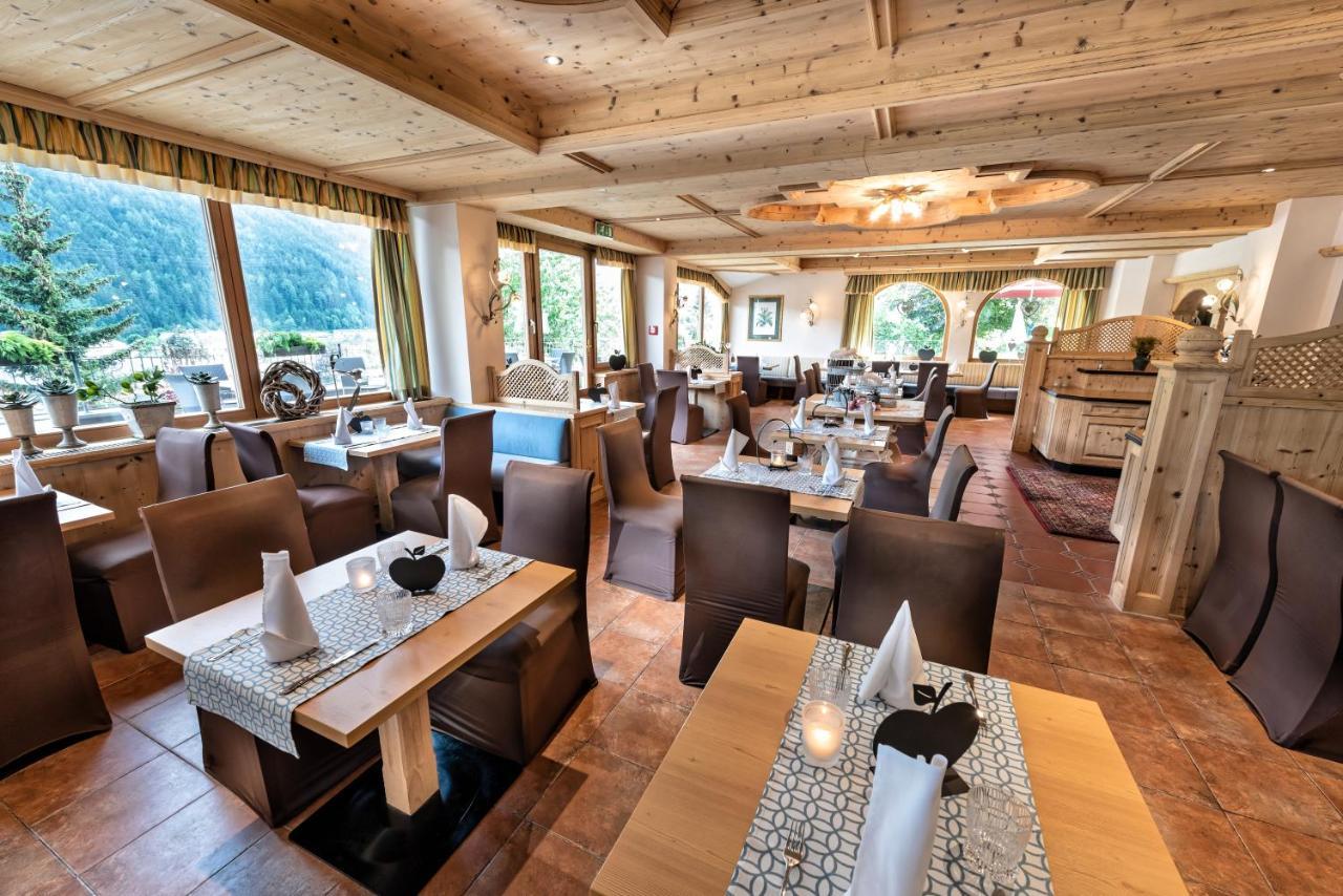 Das Posthaus Stubai&Smart Hotel Fulpmes Exteriör bild